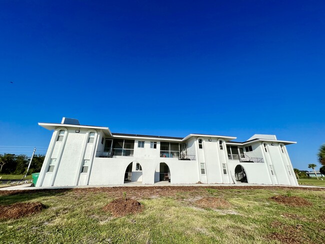 Foto del edificio - 146 Boundary Blvd