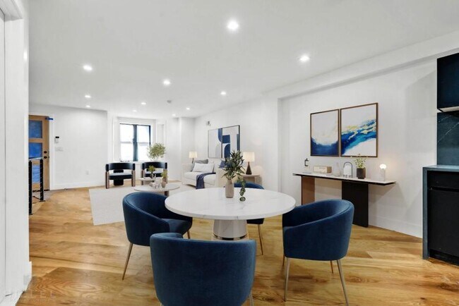 Foto del edificio - 3 bedroom in BROOKLYN NY 11216