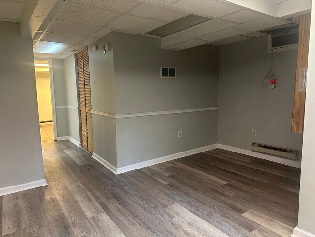 Foto del edificio - 401 E Lancaster Ave
