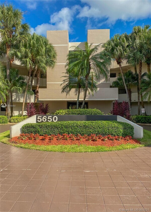 5650 Camino Del Sol Unit 202, Boca Raton, FL 33433 Condo for Rent in