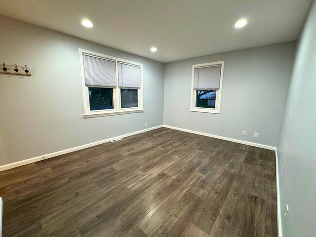 Foto del edificio - 2909 Duncan Ln