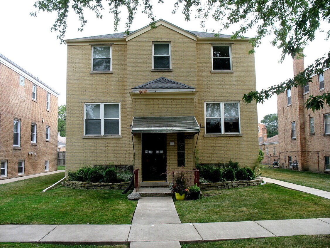2003 N 73rd Ct Unit 2S, Elmwood Park, IL 60707 Condo for Rent in