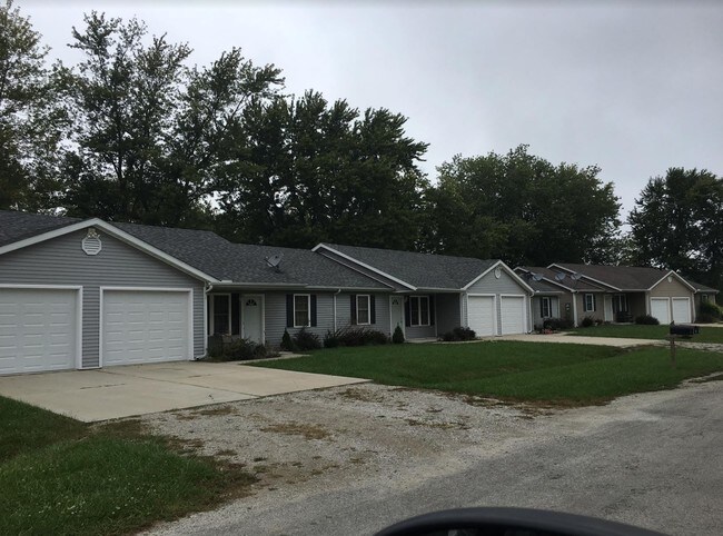 Foto del edificio - 1 Whispering Pines Ct