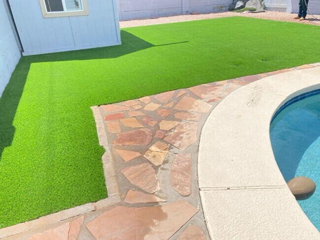 Foto del edificio - Prime ASU-Area Property: 6-Bedroom Pool Home with 2-Car Garage