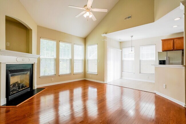 Foto del edificio - 529 Ashgreen Ct
