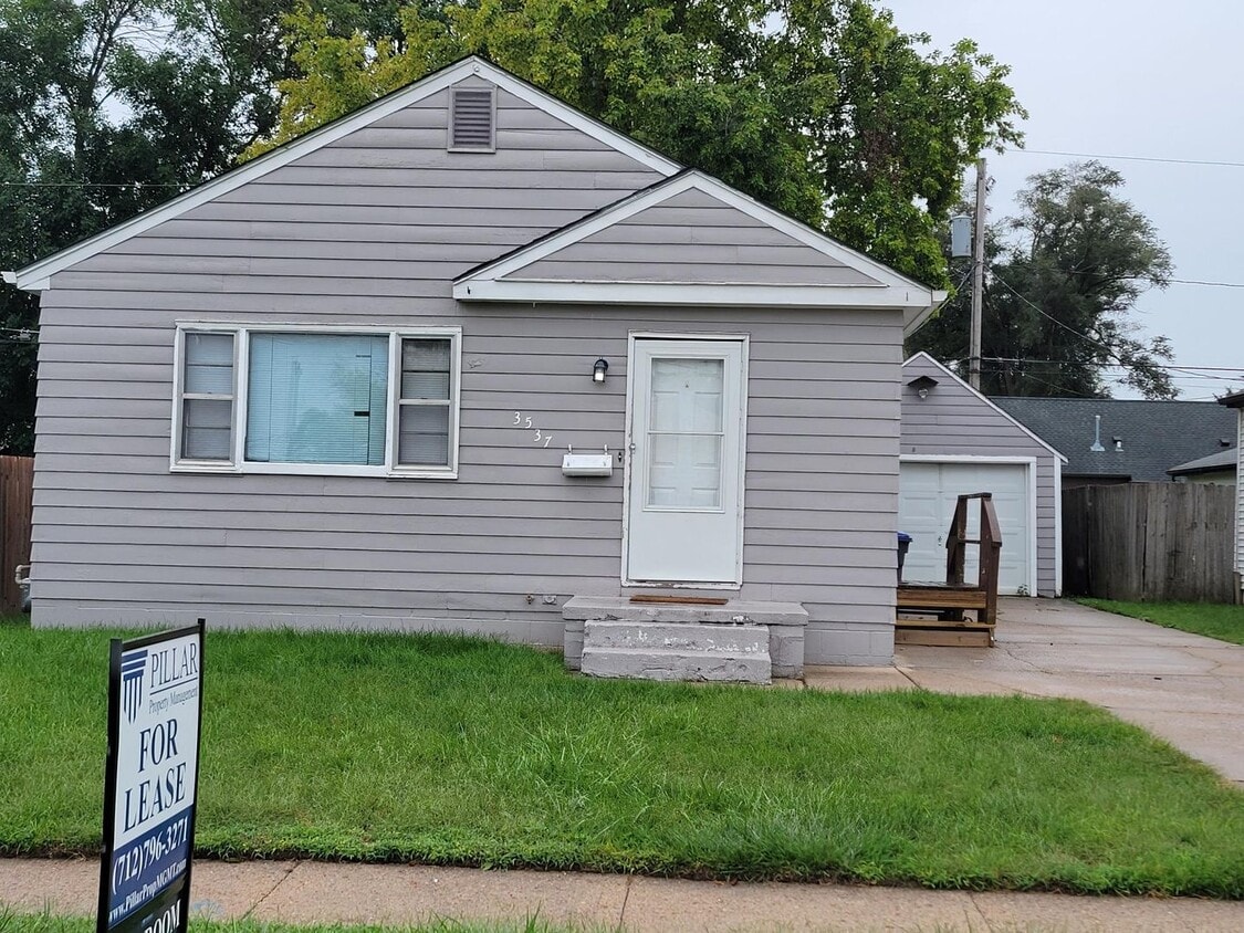 3 bedroom 1 bath - 3 bedroom 1 bath