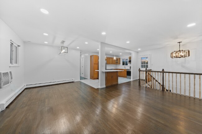 Building Photo - 1077 Hyman Ave