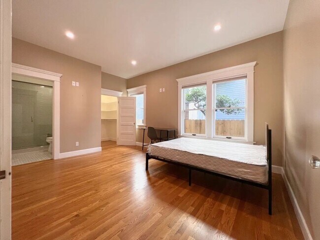 Foto del edificio - 929 W 23rd St