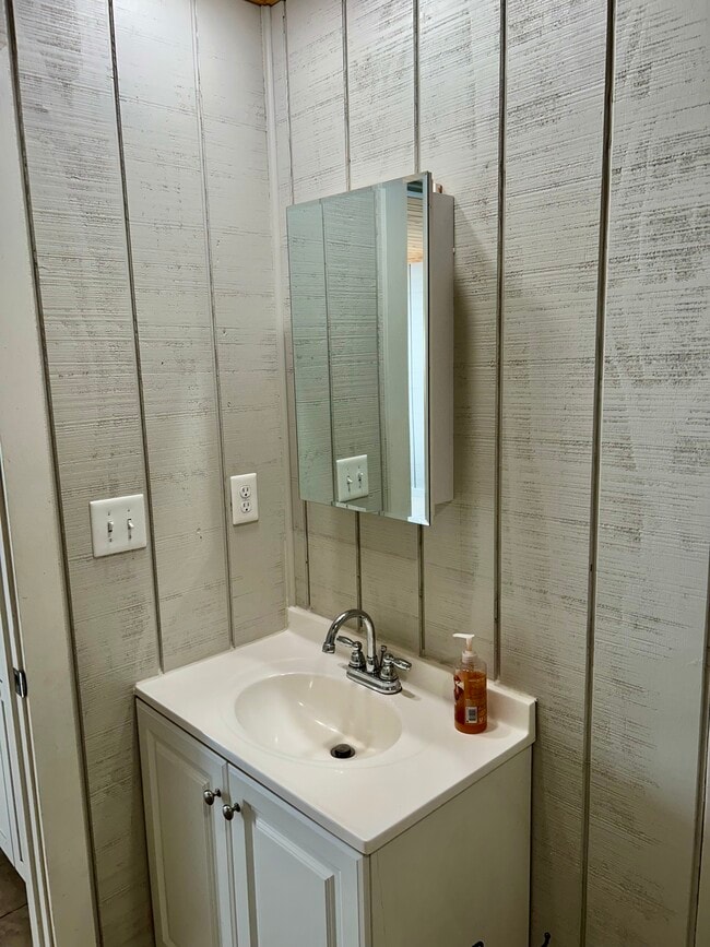 Building Photo - 3755 AR-375