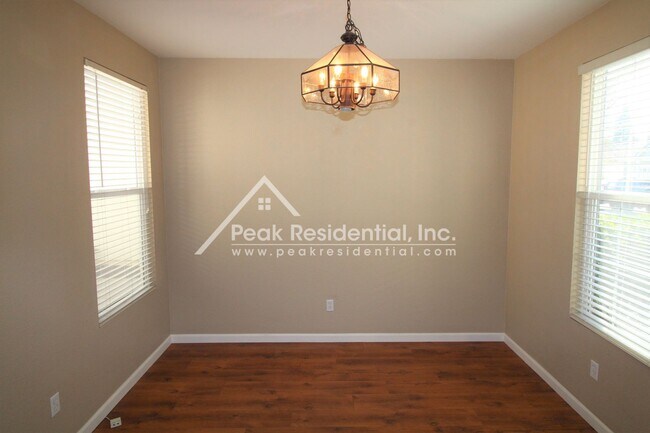 Building Photo - Spacious North Natomas 3bd/2.5ba Home with...