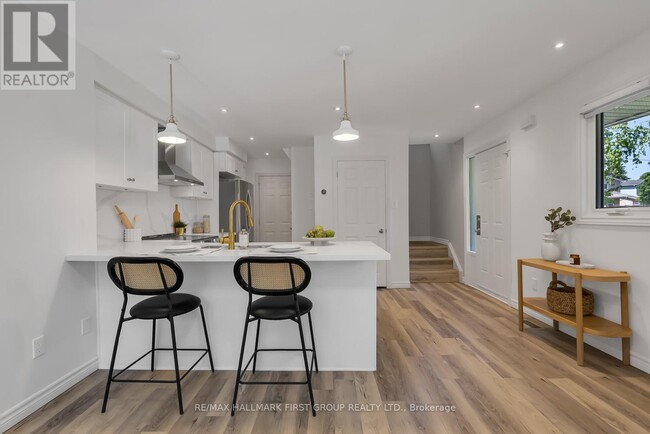 Building Photo - 2 Sylvia Ct