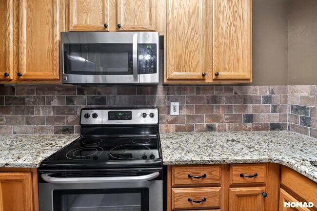 All new appliances, stainless steel newly remodel kitchen - 1089 S Walden Way
