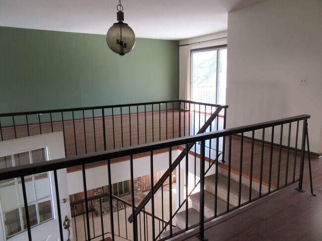 Foto del edificio - 651 Buckthorn Ter