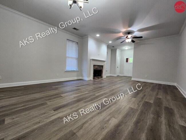 Foto del edificio - 5740 Park Side Rd