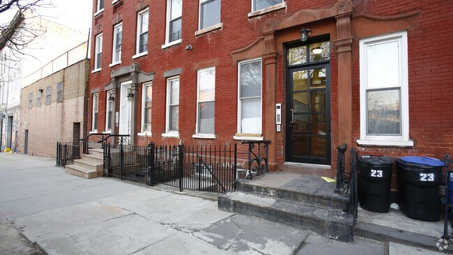 Building Photo - 23 Adelphi St