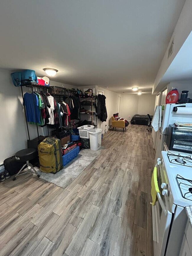 Foto del edificio - 1433 W 37th St
