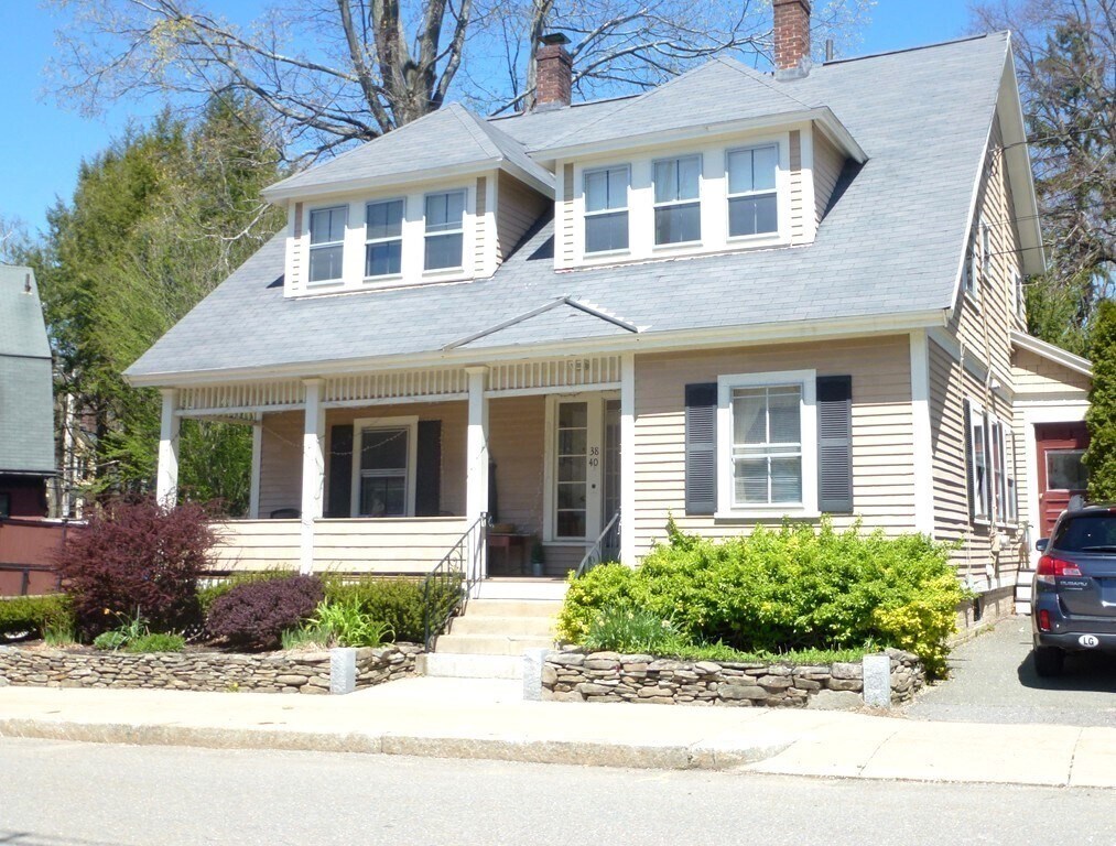 Primary Photo - 38 Court Ln
