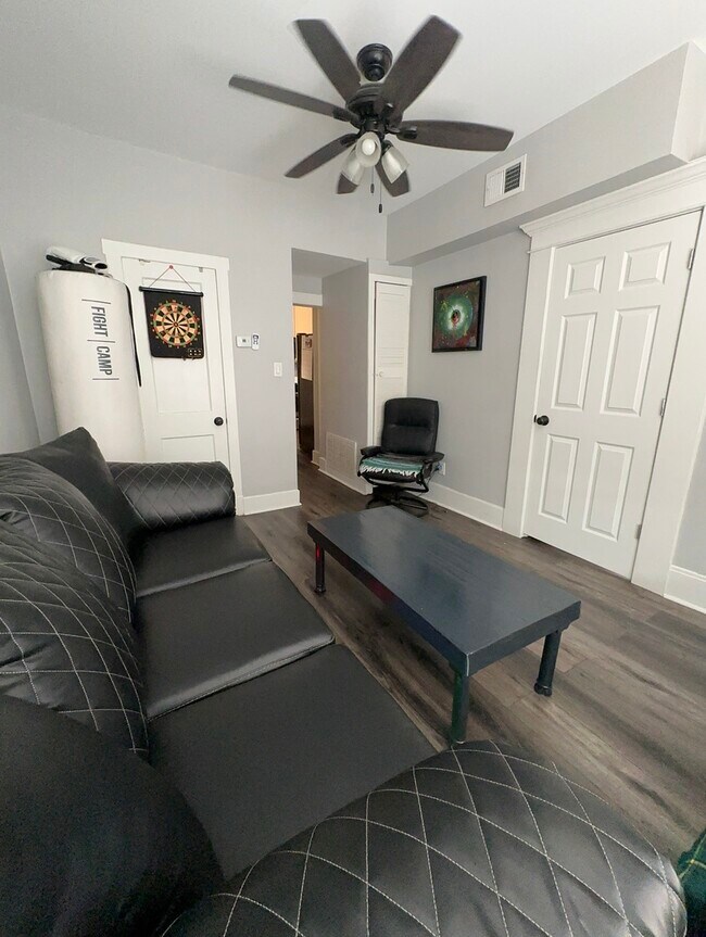 3062 S Lyman St Unit 2, Chicago, IL 60608 Condo for Rent in Chicago, IL