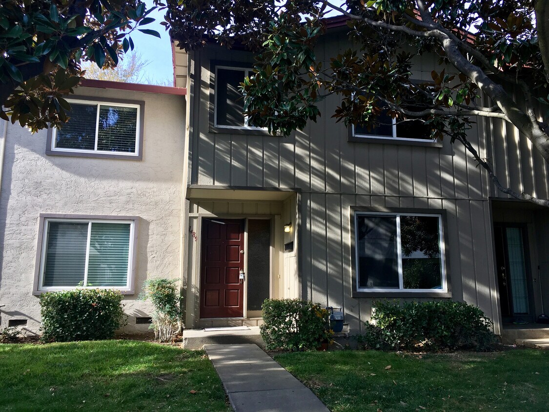 Foto principal - 1489 St James Pkwy