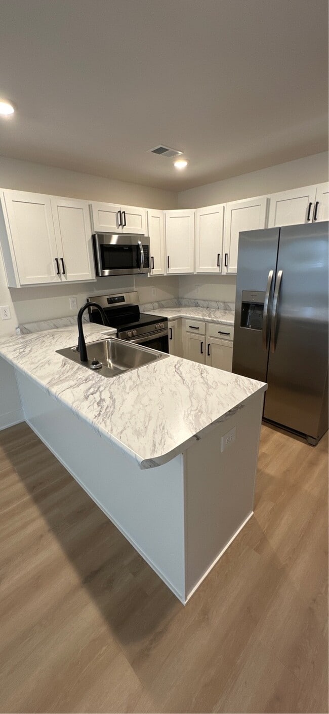 Building Photo - 1108 W Main St