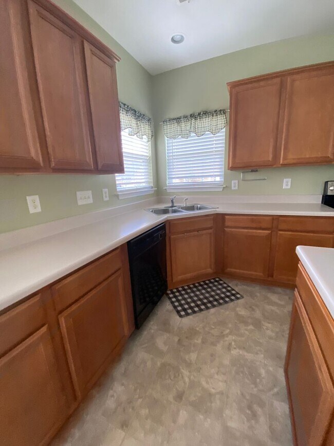 Foto del edificio - ~~~~~~~~ Spacious 4/5 bedroom ~~~~~~~~~   ...