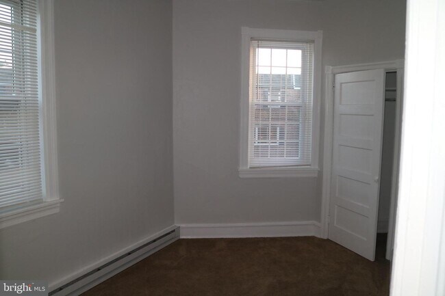 Building Photo - 827 Conestoga Rd