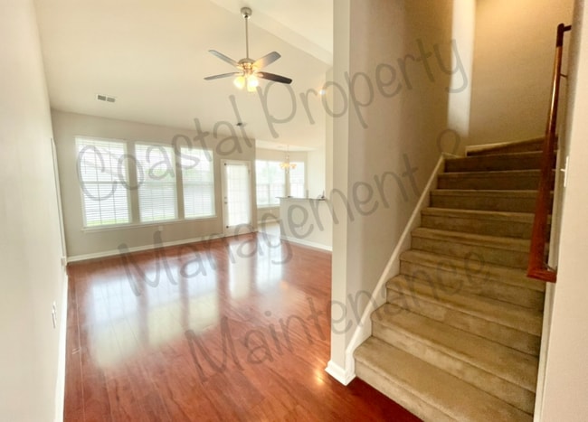 Photo - 135 Carolina Oaks Dr House