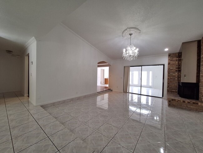 Foto del edificio - Spacious 4-Bed, 3-Bath Belle Isle Home wit...