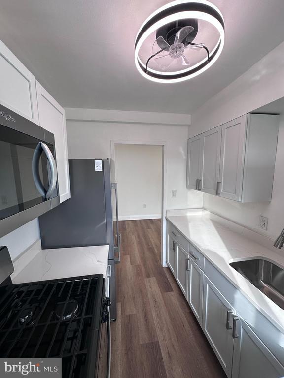 Foto del edificio - 1907 Marion Barry Ave SE