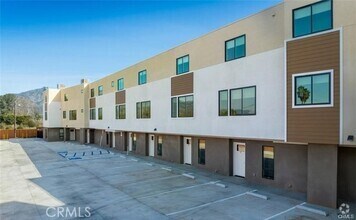 Building Photo - 4251 Live Oak Ave