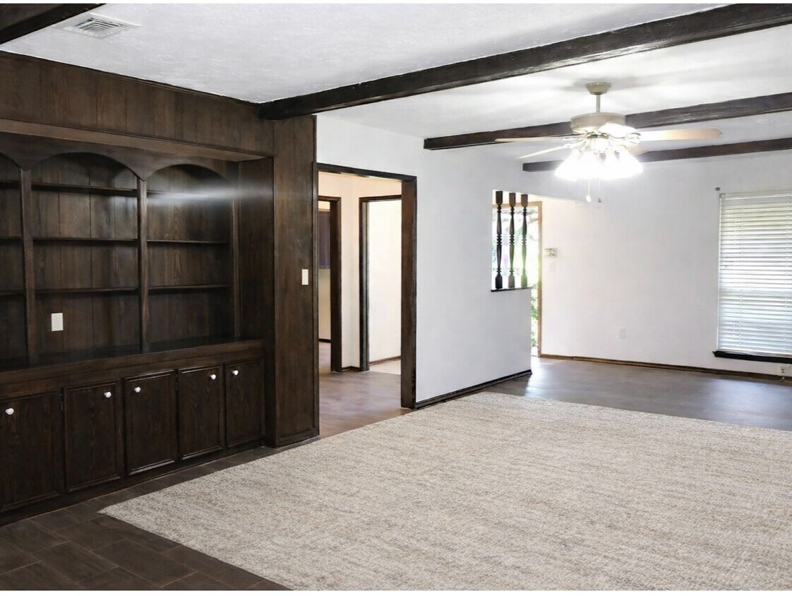 Building Photo - 8027 Garden Parks Dr