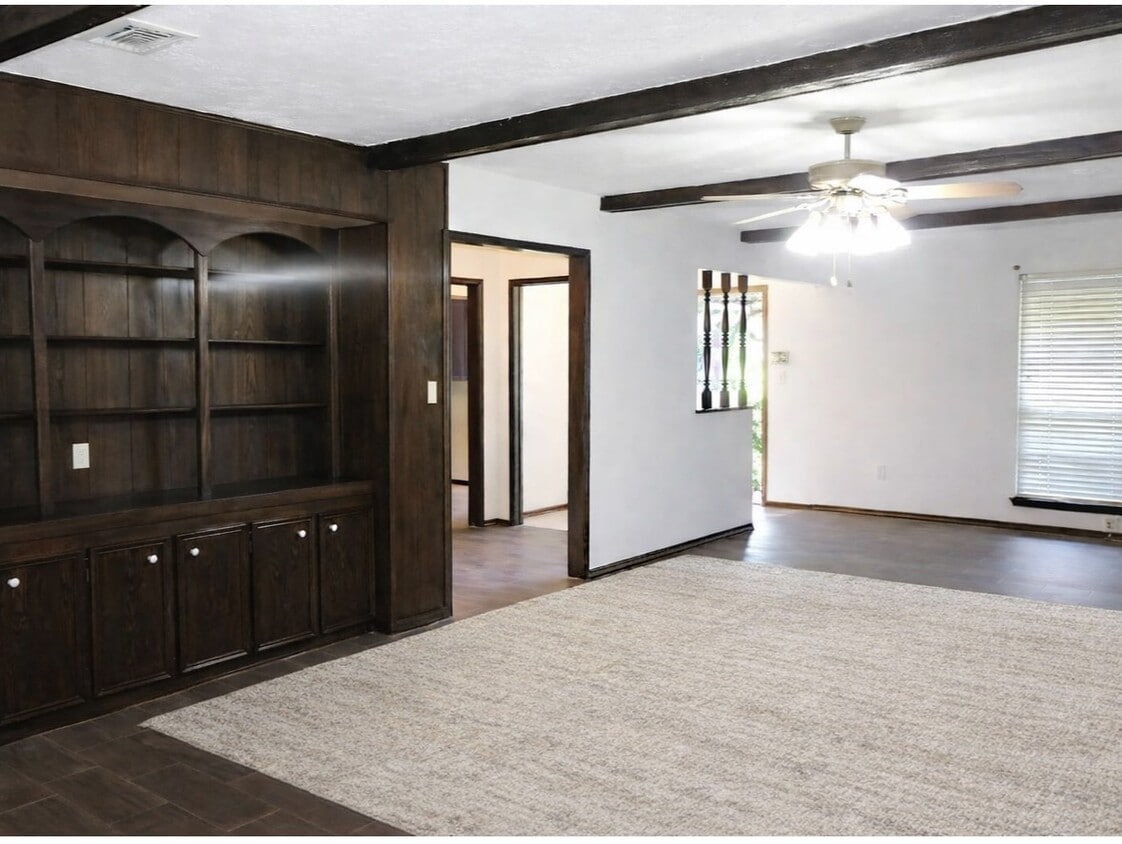 Foto del edificio - 8027 Garden Parks Dr