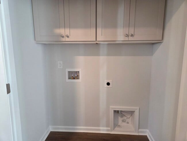 Building Photo - 675 Blossom Run