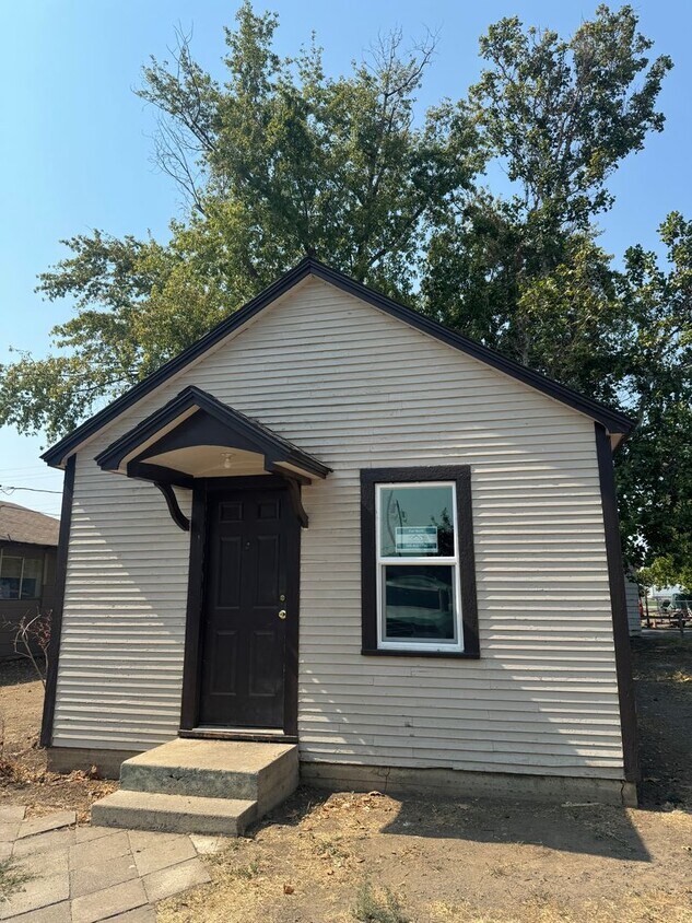 Primary Photo - Non-Refundable & Security Deposit Total: $...