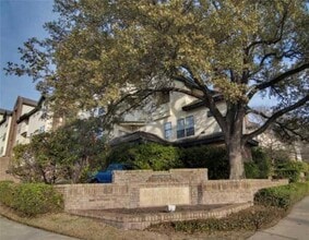 Building Photo - 3001 Cedar St