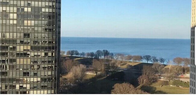 Foto del edificio - 5320 N Sheridan Rd
