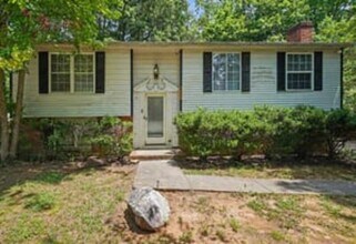 Building Photo - 6201 Turtle Neck Ln
