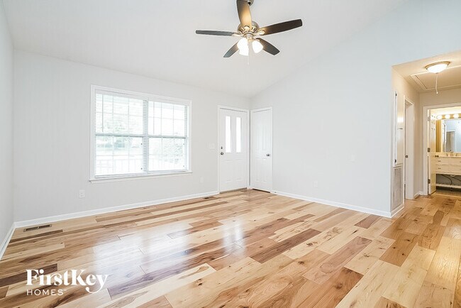 Foto del edificio - 115 Chatham Ct