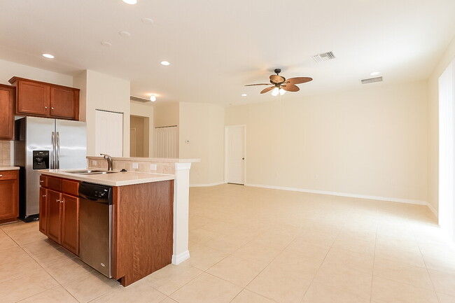 Building Photo - 6139 Twin Bridges Dr