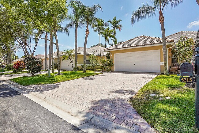 Building Photo - 5215 Grande Palm Cir