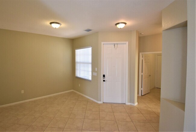 Foto del edificio - 7866 Jewelwood Dr