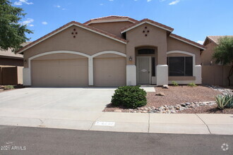Building Photo - 6757 W Avenida Del Rey