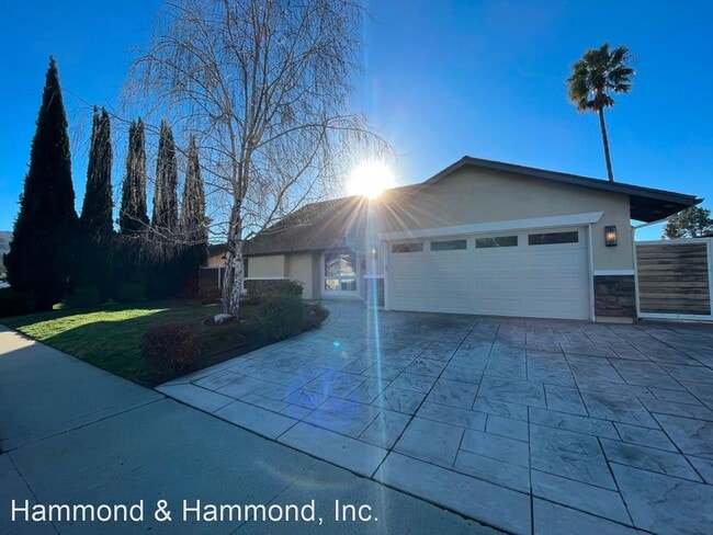 Building Photo - 3 br, 2 bath House - 981 Ravenwood Ave.