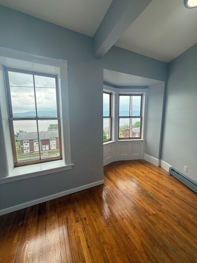 Foto principal - 109 Montgomery St