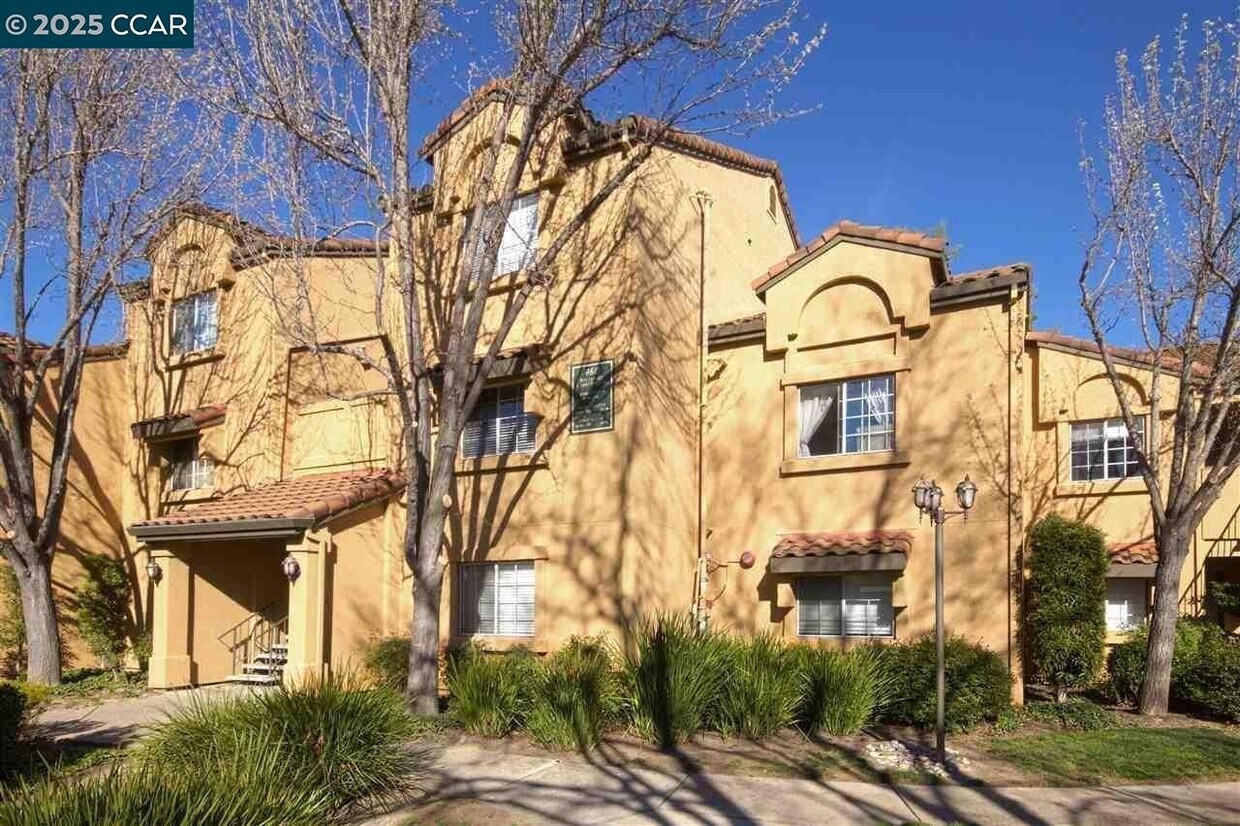 Foto principal - 460 Bollinger Canyon Ln