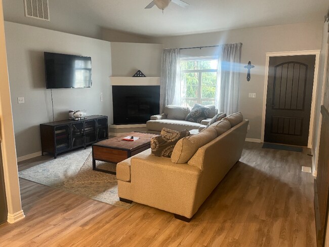 Foto del edificio - 1222 E Pistioa Dr