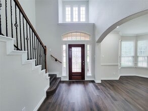 Building Photo - 21422 Beverly Chase Dr