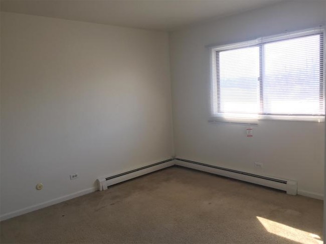 Foto del edificio - 2 bedroom in Elgin IL 60123