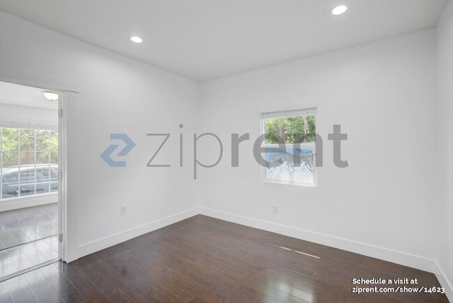 Foto del edificio - 1464 W 24th St