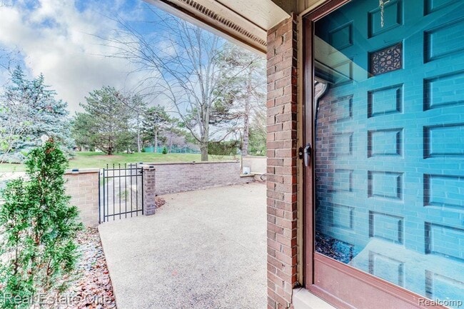 Foto del edificio - 1631 S Hill Blvd